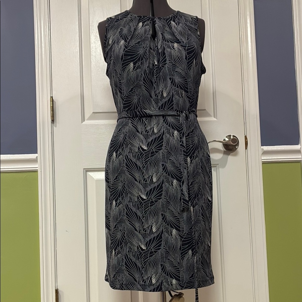 Ann Taylor Dress Sleeveless Navy Blue with White Leaf Design Size M party office